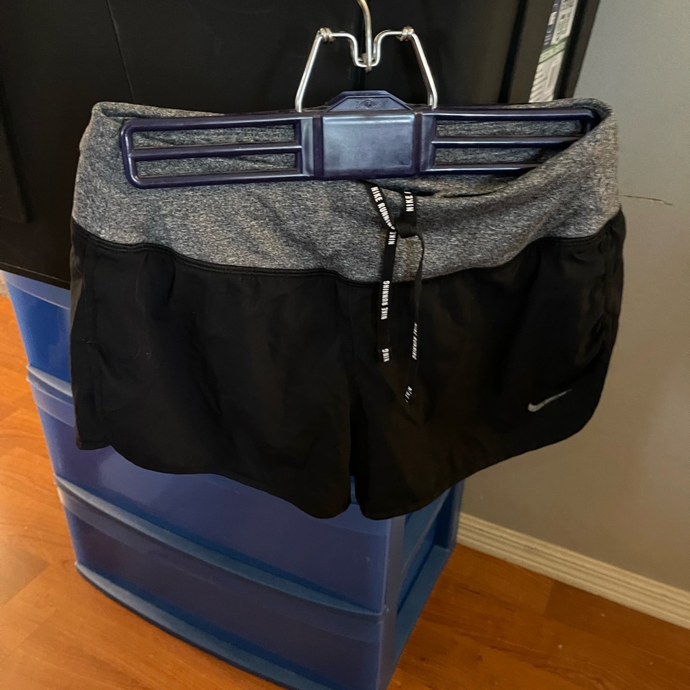Nike Women's Black and Gray Shorts-XS